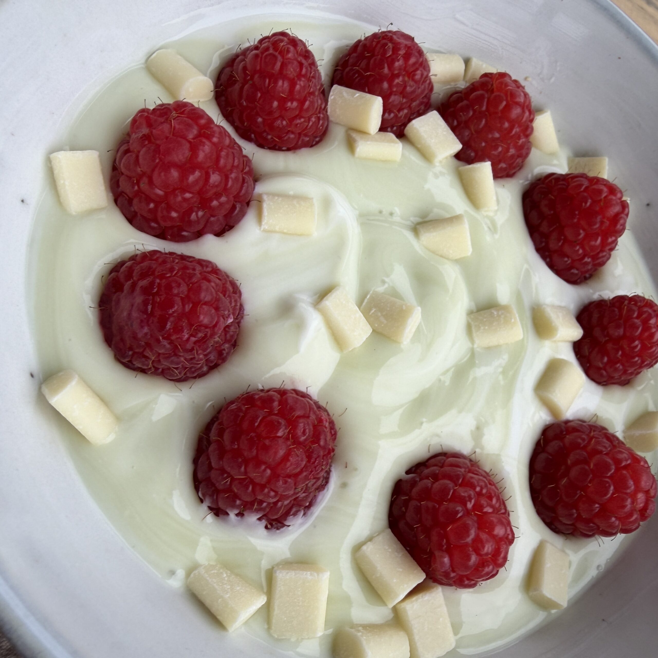 Pistazien Himbeer Bowl
